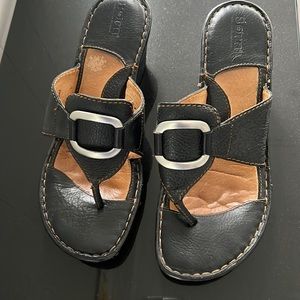 Born sandals